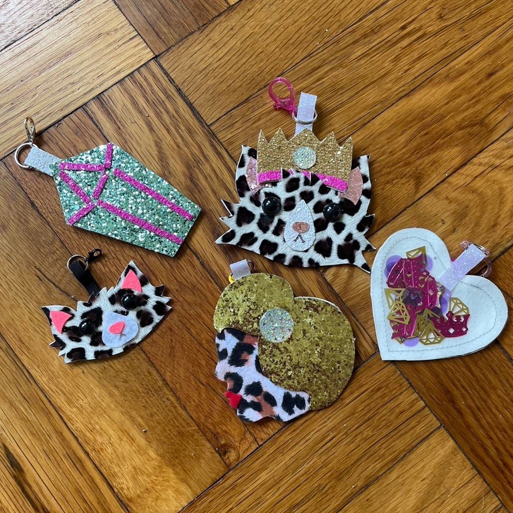 Cheetah Print Keychain Set - Picture 2 of 3